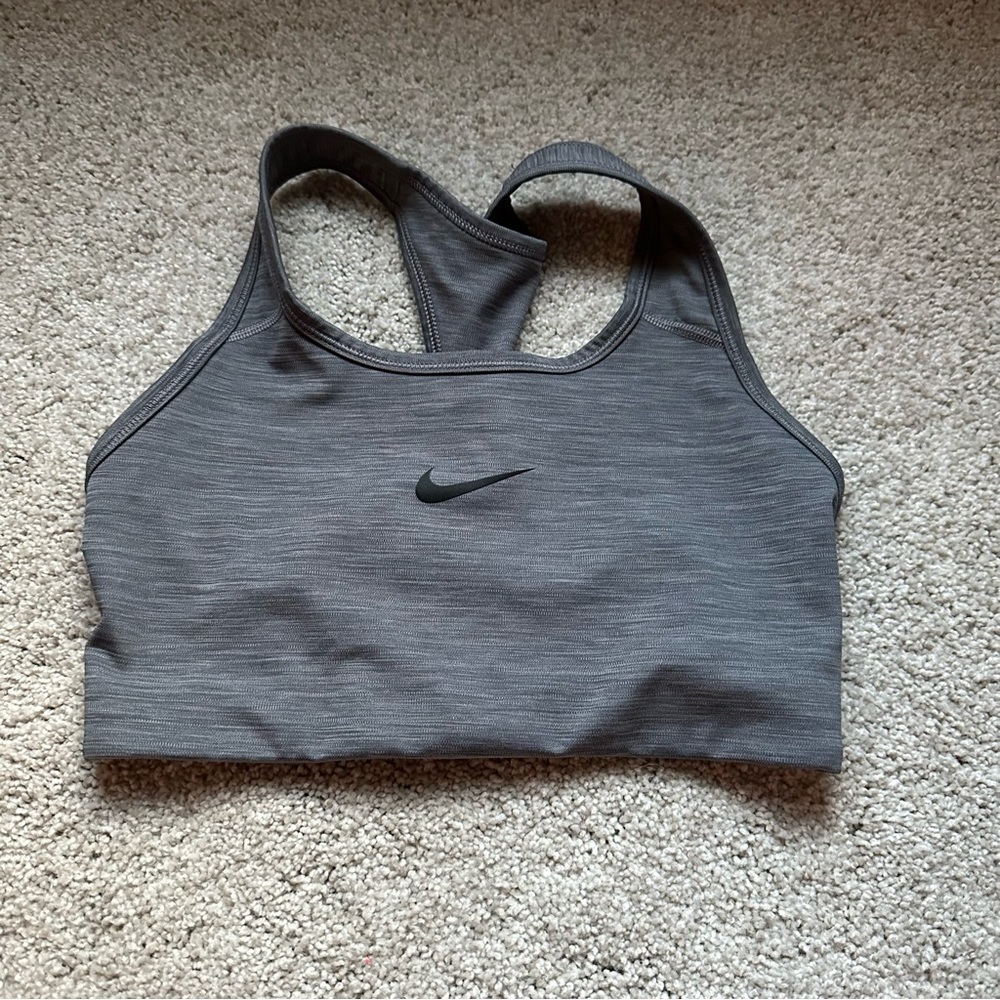 Nike Dri-FIT Swoosh Women's Medium-Support Sports Bra